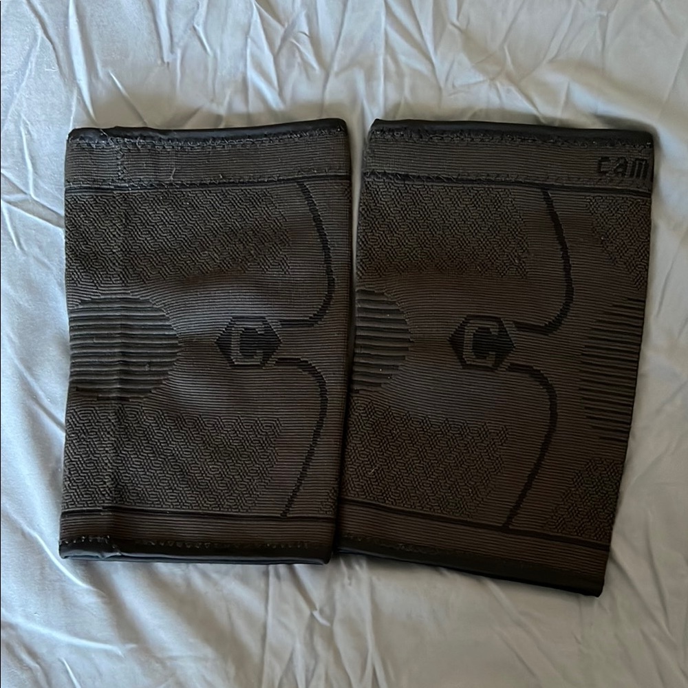 CAMO Compression Sleeves - Black